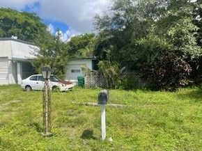 1601 NW 147th Street Dr, Miami FL 33167