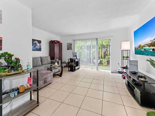 803 W Oakland Park Boulevard A7, Oakland Park FL 33311