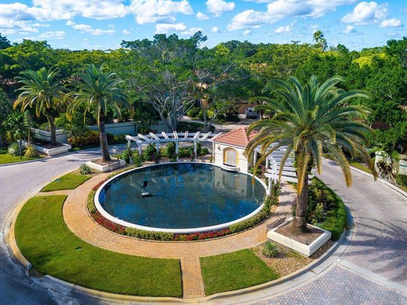73 Via Verona, Palm Beach Gardens FL 33418