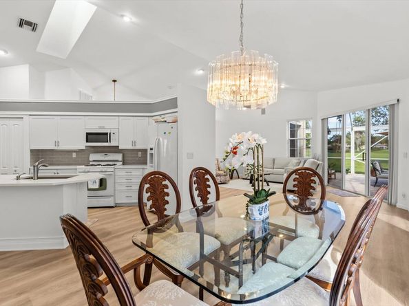73 Via Verona, Palm Beach Gardens FL 33418