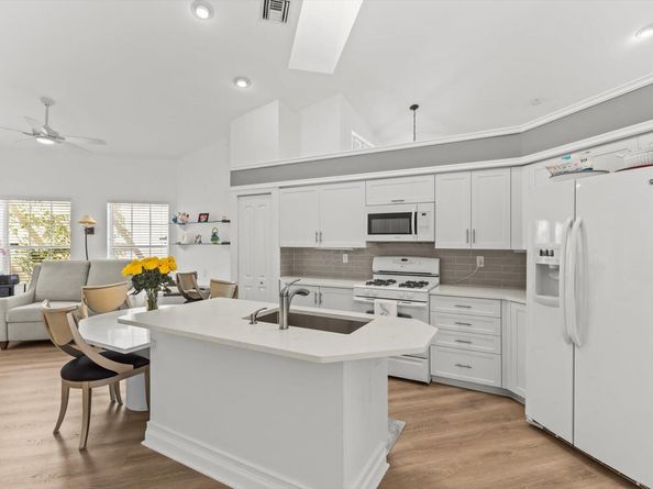73 Via Verona, Palm Beach Gardens FL 33418