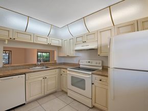 7118 Golf Colony Court 105, Lake Worth FL 33467