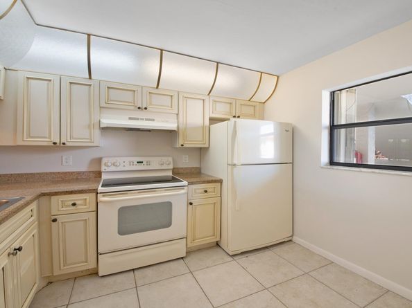7118 Golf Colony Court 105, Lake Worth FL 33467