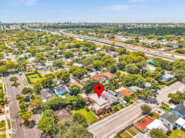 520 NW 49th St, Miami FL 33127