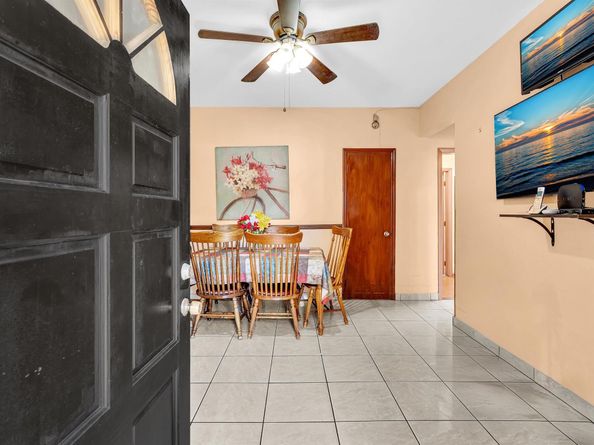 520 NW 49th St, Miami FL 33127
