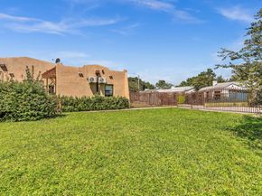 520 NW 49th St, Miami FL 33127