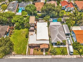 520 NW 49th St, Miami FL 33127