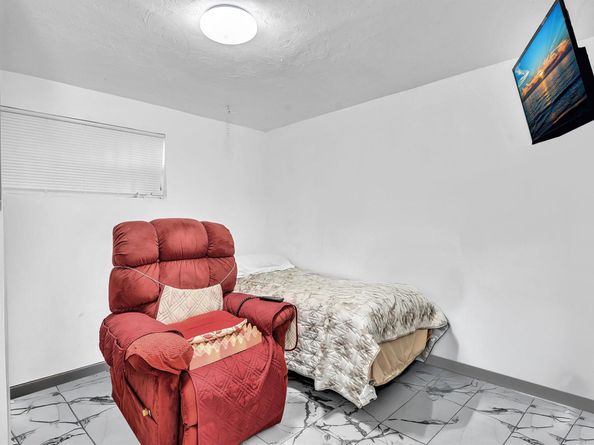 520 NW 49th St, Miami FL 33127