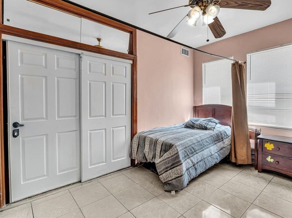 520 NW 49th St, Miami FL 33127