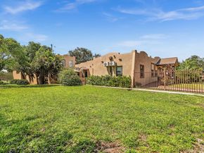 520 NW 49th St, Miami FL 33127
