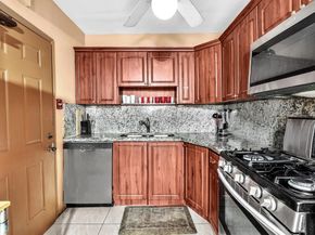 520 NW 49th St, Miami FL 33127