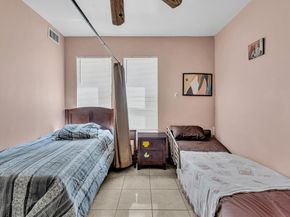 520 NW 49th St, Miami FL 33127