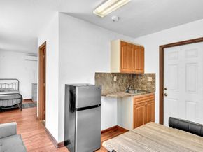 520 NW 49th St, Miami FL 33127