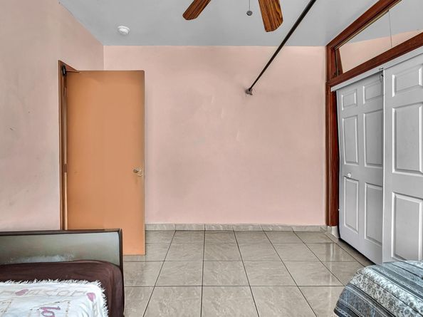 520 NW 49th St, Miami FL 33127