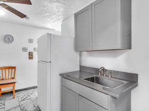 520 NW 49th St, Miami FL 33127