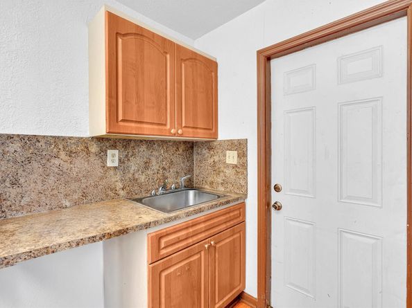 520 NW 49th St, Miami FL 33127