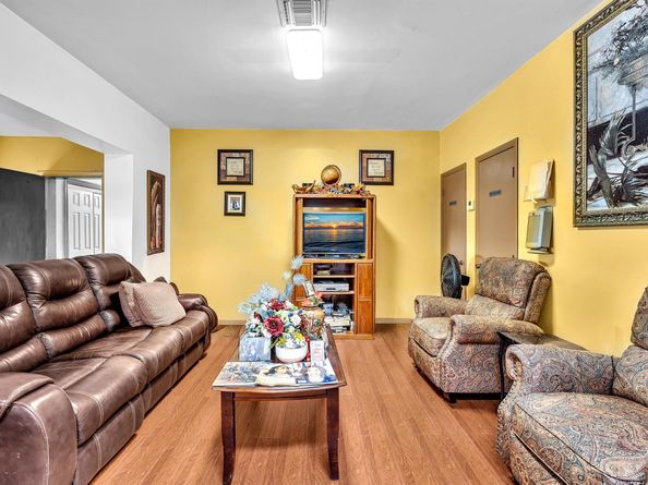 520 NW 49th St, Miami FL 33127