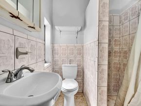 520 NW 49th St, Miami FL 33127