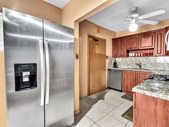 520 NW 49th St, Miami FL 33127