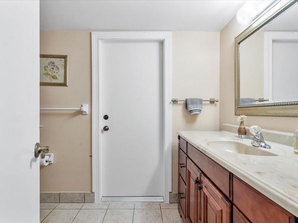 3050 NE 47th Ct 108, Fort Lauderdale FL 33308