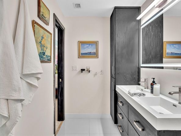 1900 N Bayshore Dr 1504, Miami FL 33132
