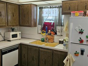 721 Lori Dr 105, Palm Springs FL 33461