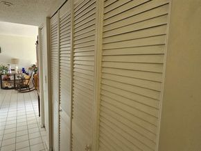 721 Lori Dr 105, Palm Springs FL 33461