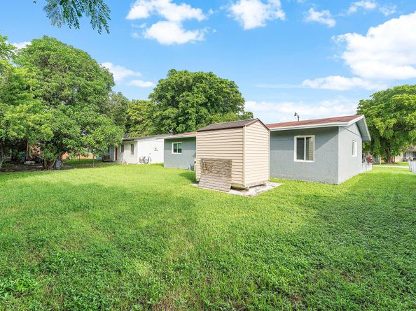 2840 NW 8th Street, Pompano Beach FL 33069