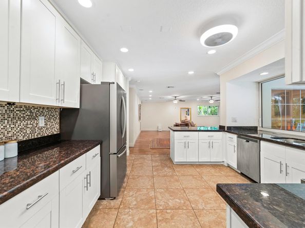 1040 Renmar Drive, Plantation FL 33317