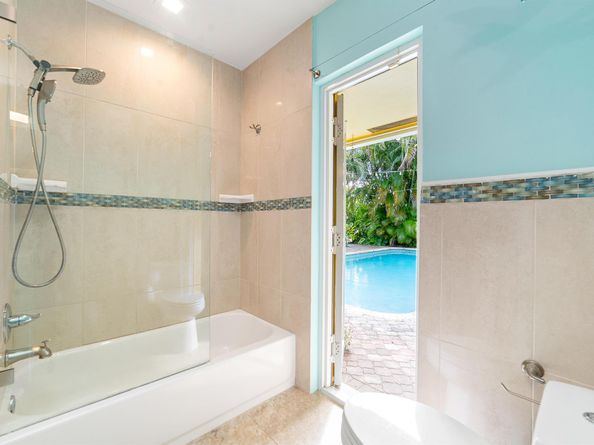 1040 Renmar Drive, Plantation FL 33317