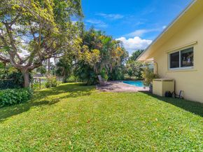 1040 Renmar Drive, Plantation FL 33317