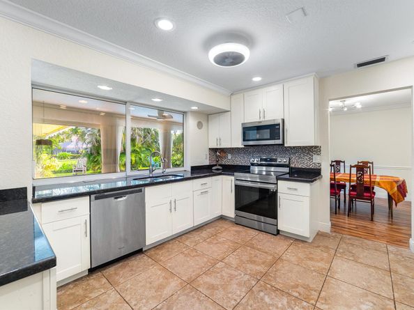 1040 Renmar Drive, Plantation FL 33317
