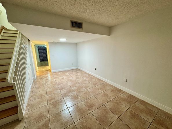 9189 Fontainebleau Boulevard 502, Miami FL 33172