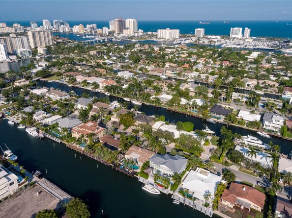 701 Flamingo Dr, Fort Lauderdale FL 33301