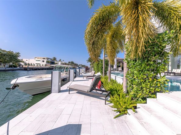 701 Flamingo Dr, Fort Lauderdale FL 33301