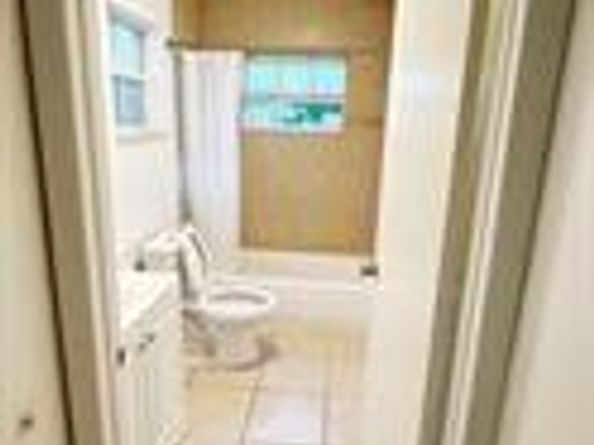 1136 NW 5th Ct, Fort Lauderdale FL 33311