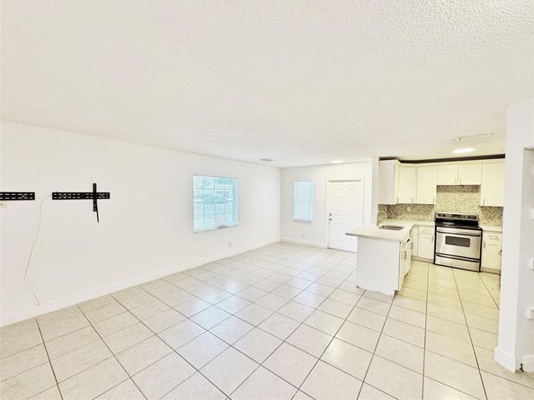 1136 NW 5th Ct, Fort Lauderdale FL 33311