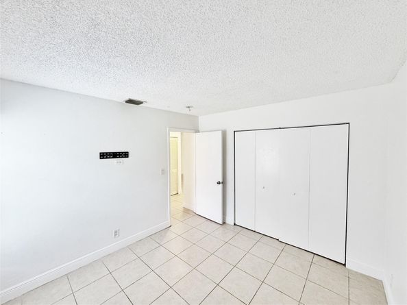 1136 NW 5th Ct, Fort Lauderdale FL 33311