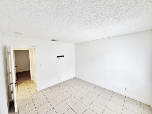 1136 NW 5th Ct, Fort Lauderdale FL 33311