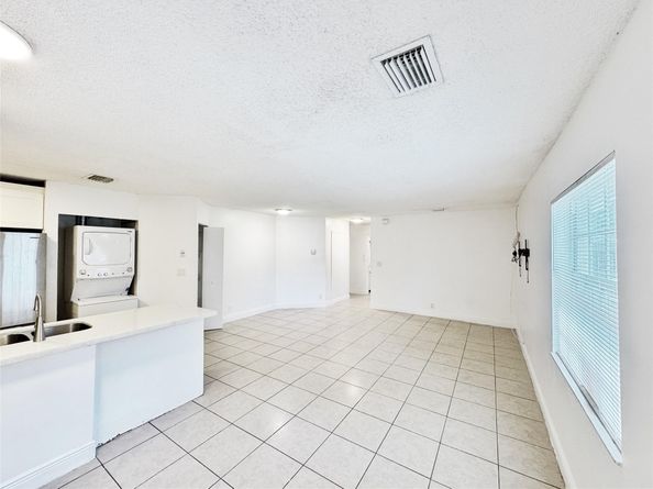 1136 NW 5th Ct, Fort Lauderdale FL 33311