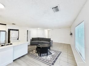 1136 NW 5th Ct, Fort Lauderdale FL 33311