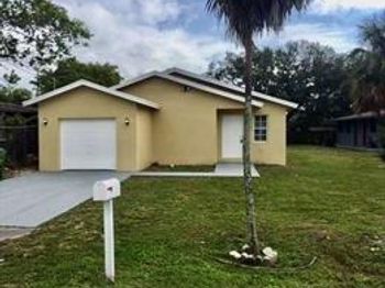1136 NW 5th Ct