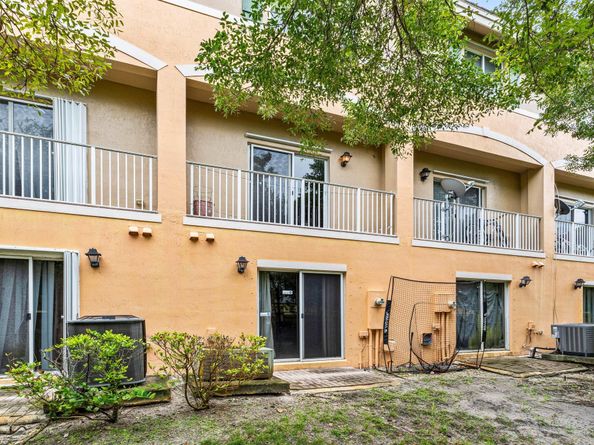 1747 NE 6th Street, Boynton Beach FL 33435