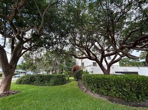 2300 NE 33rd Ave 403, Fort Lauderdale FL 33305