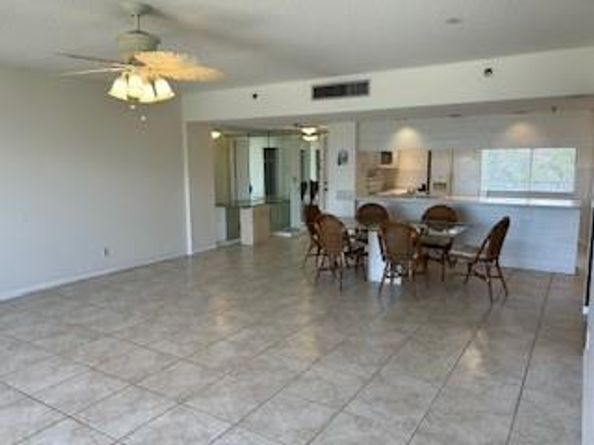 2300 NE 33rd Ave 403, Fort Lauderdale FL 33305