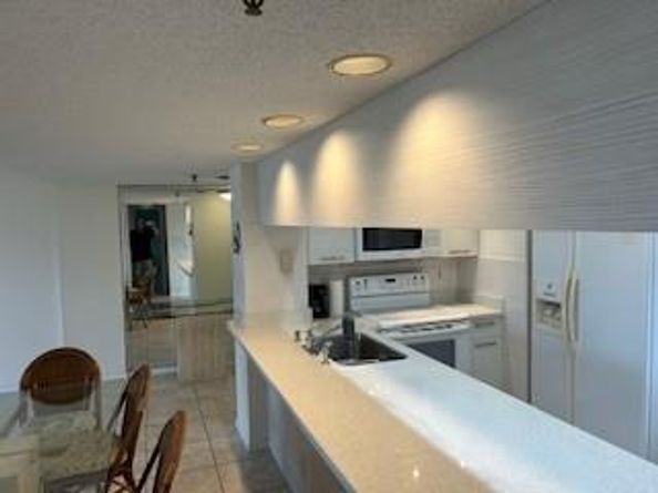 2300 NE 33rd Ave 403, Fort Lauderdale FL 33305