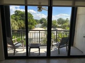 2300 NE 33rd Ave 403, Fort Lauderdale FL 33305
