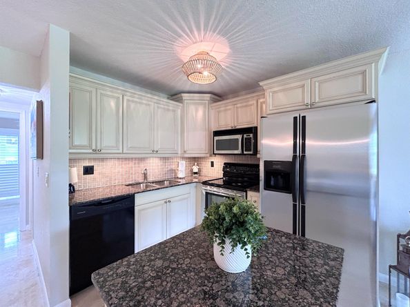200 Horizons W 111, Boynton Beach FL 33435