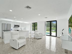 10541 NW 17th St, Plantation FL 33322