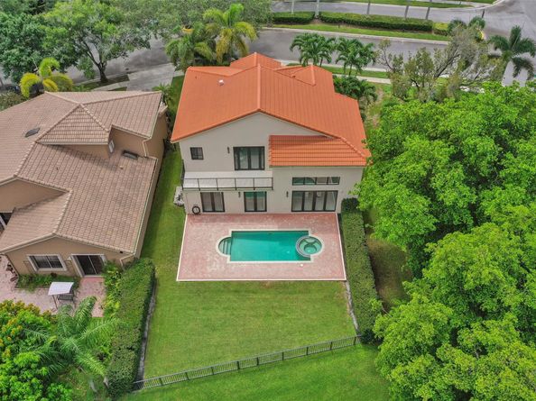 10541 NW 17th St, Plantation FL 33322